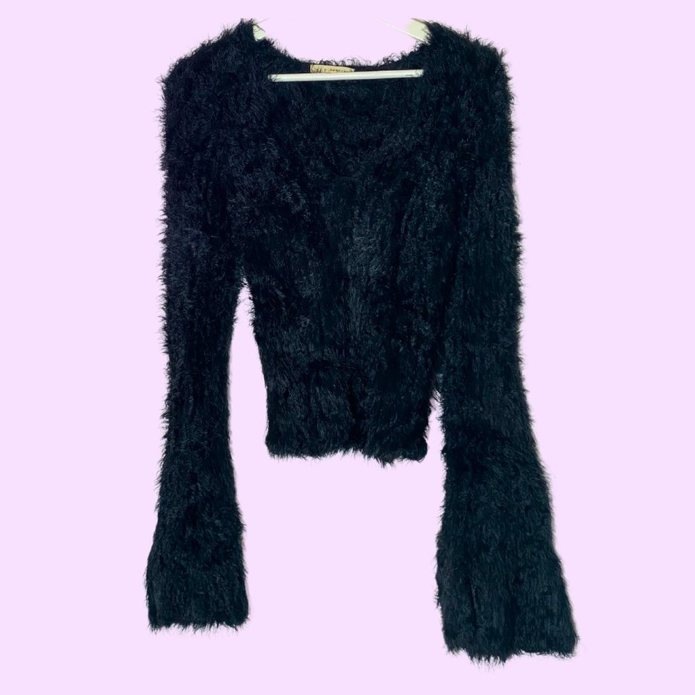 LA Hearts Fuzzy Bell Sleeve Sweater 🖤✨ size M